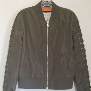 Ci Sono Olive green bomber with lace up sleeves juniors medium, womens small